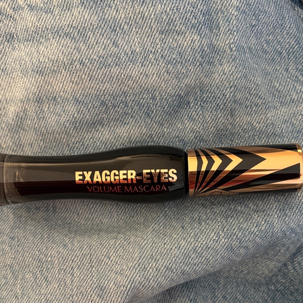 Never Used Charlotte Tilbury Exagger-Eyes Volume Mascara